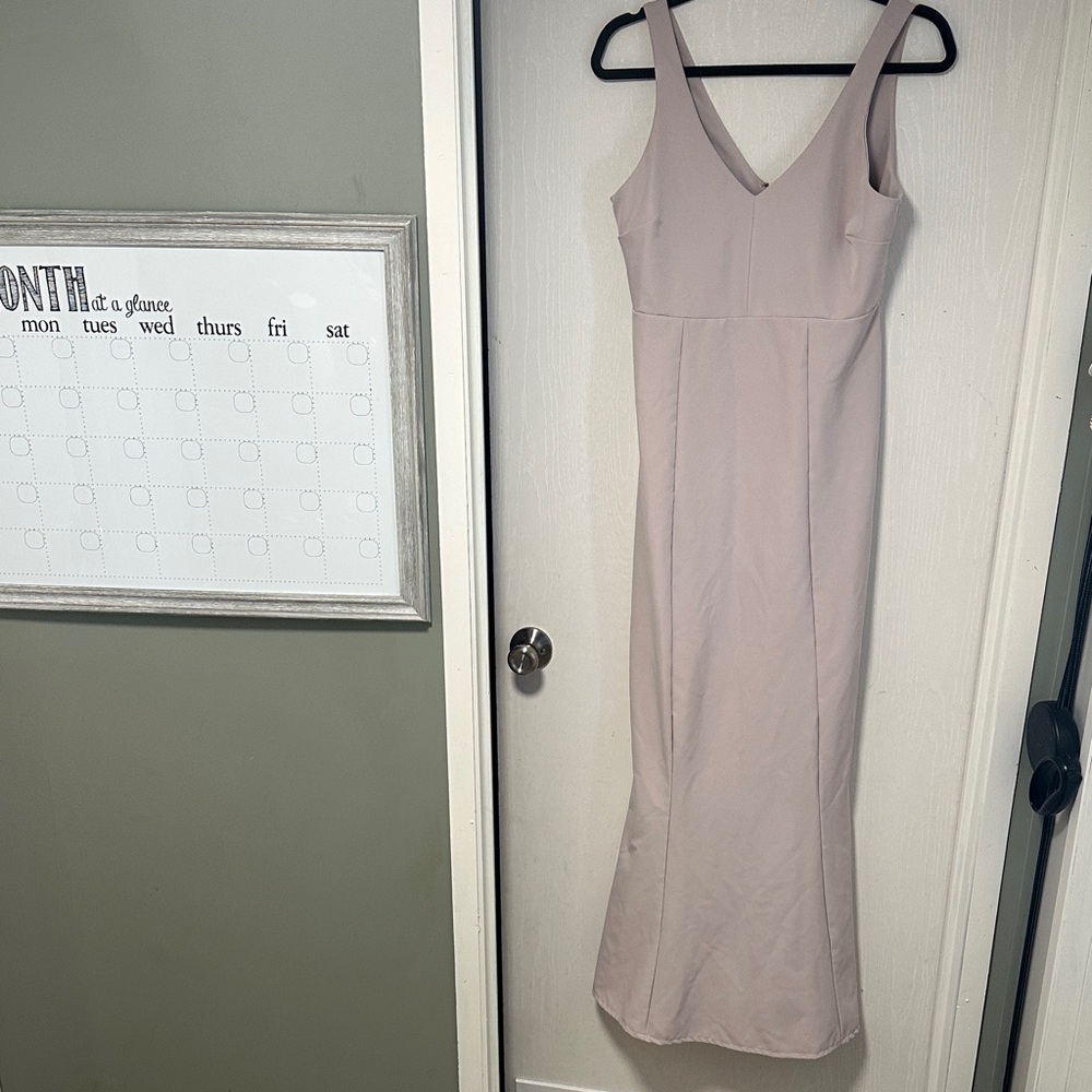 Chic Sleeveless Maxi Dress in Cream